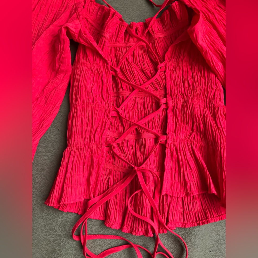 NWT Urban Outfitters Red Smocked Lace-Up Peasant Crop Top Balloon Sleeve M - Picture 3 of 7